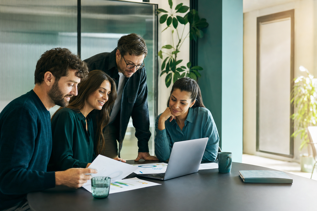 Il team NUVIA durante un momento di lavoro condiviso